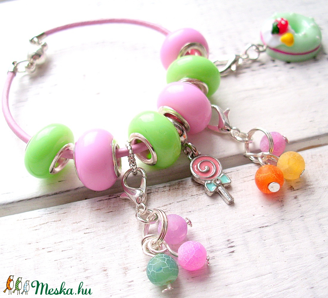 Cukorka kislány/lányka karkötő+ajándák fánk charm - - Meska.hu Cukorka kislány/lányka karkötő+ajándák fánk charm - - Meska.hu