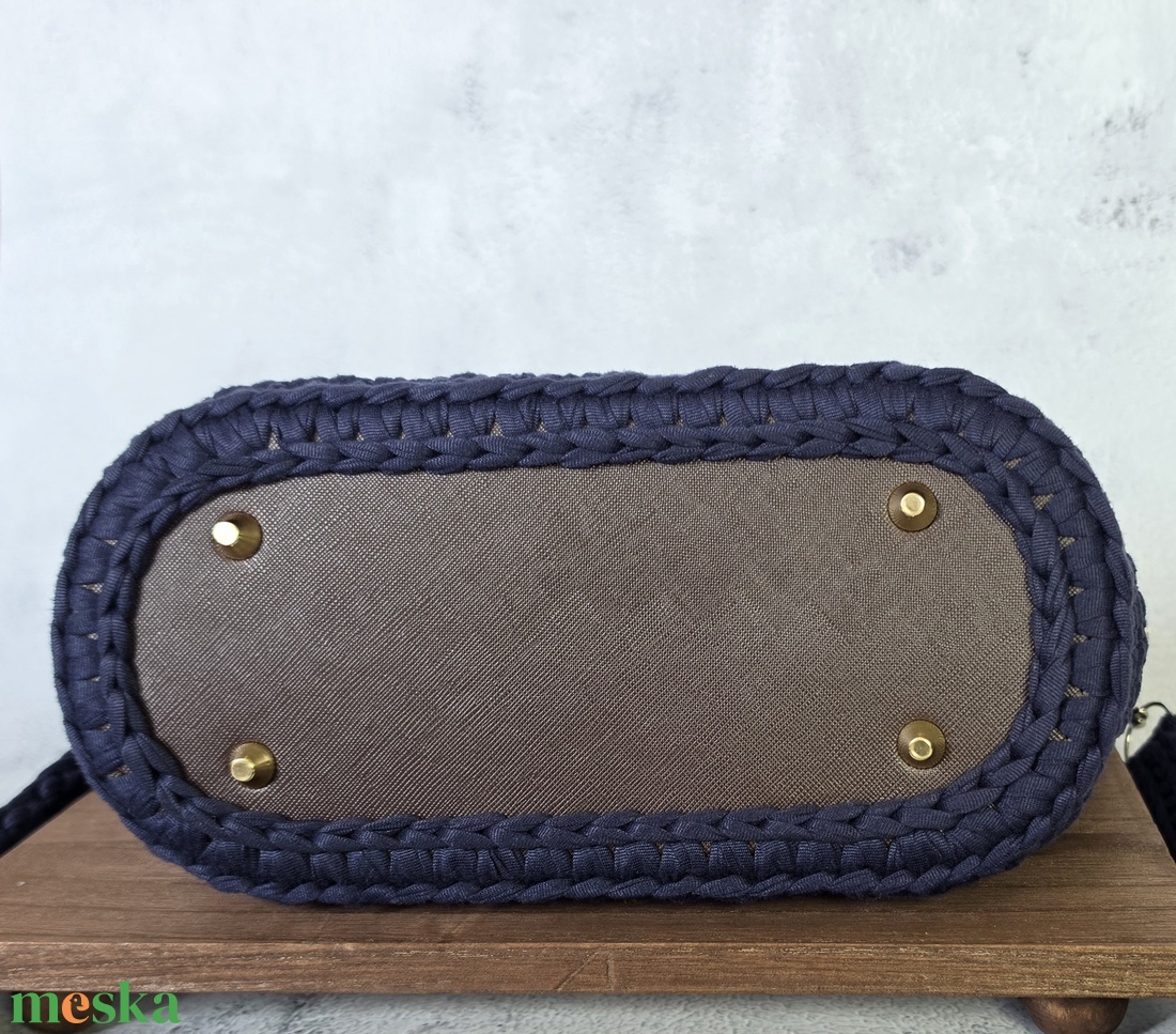 Horgolt táska - közepes méretű - Navy Blue - táska & tok - kézitáska & válltáska - válltáska - Meska.hu