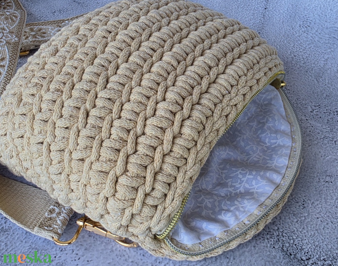 Horgolt övtáska - crossbody táska - Homok árnyalatban - Választható pánttal - táska & tok - övtáska - Meska.hu