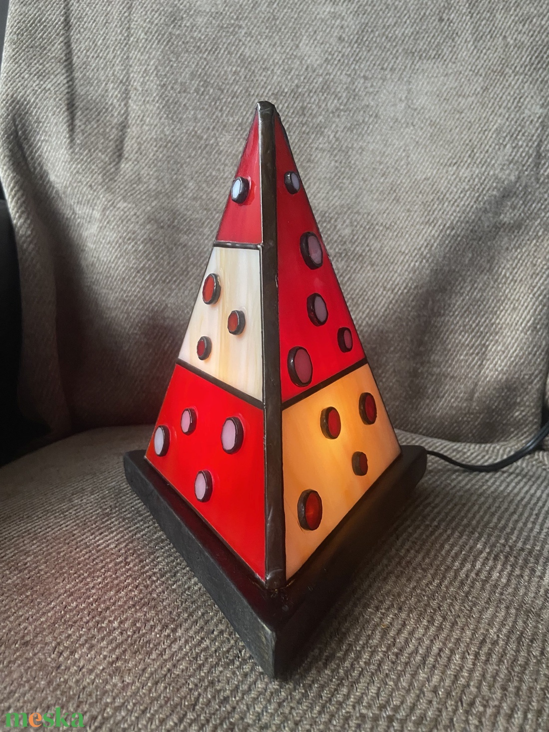 Piros-fehér pöttyös - gúla formájú hangulatlámpa - otthon & életmód - lámpa - hangulatlámpa - Meska.hu