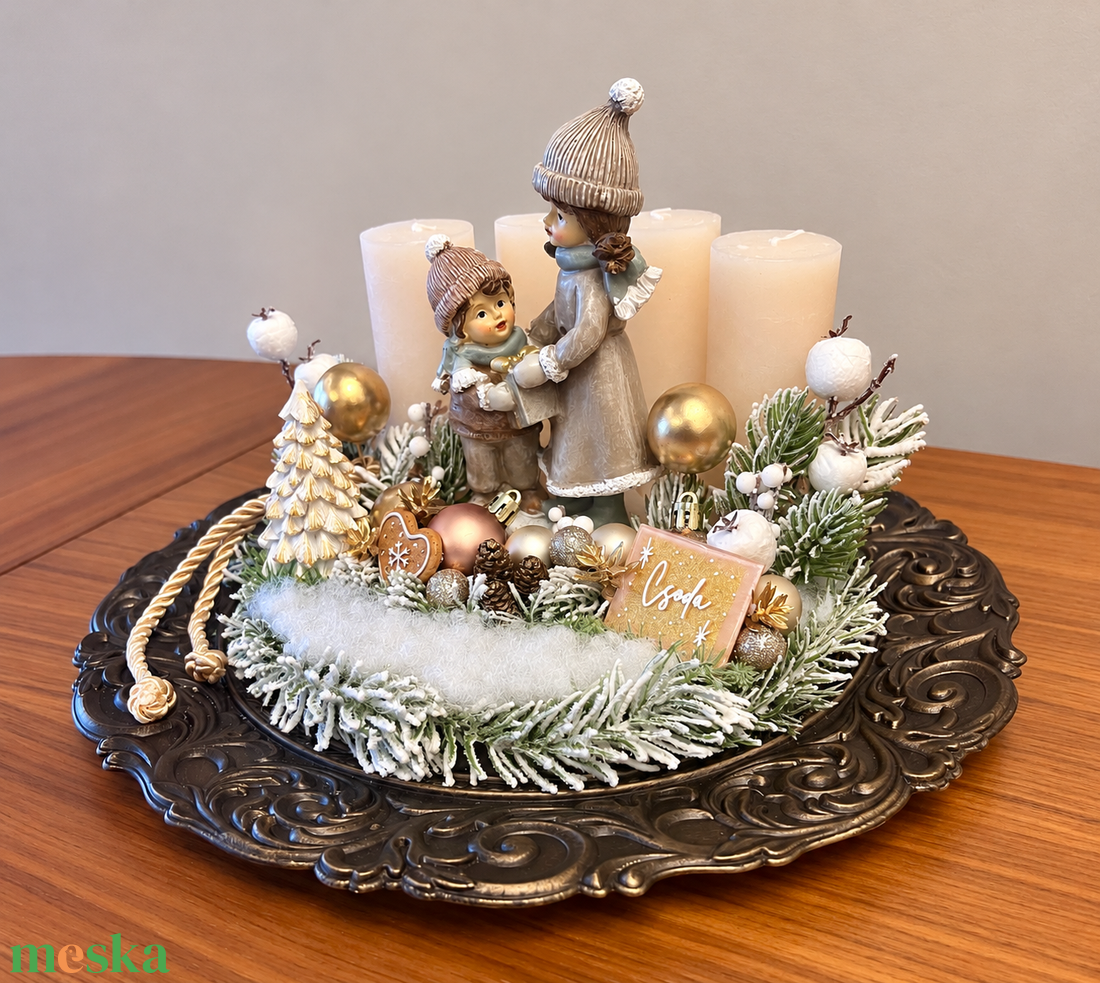 Ünnepi adventi tál rusztikus gyertyákkal, anya-lánya szobrocskával- Egy csipetnyi karácsonyi csoda - karácsony - adventi díszek - adventi koszorú - Meska.hu