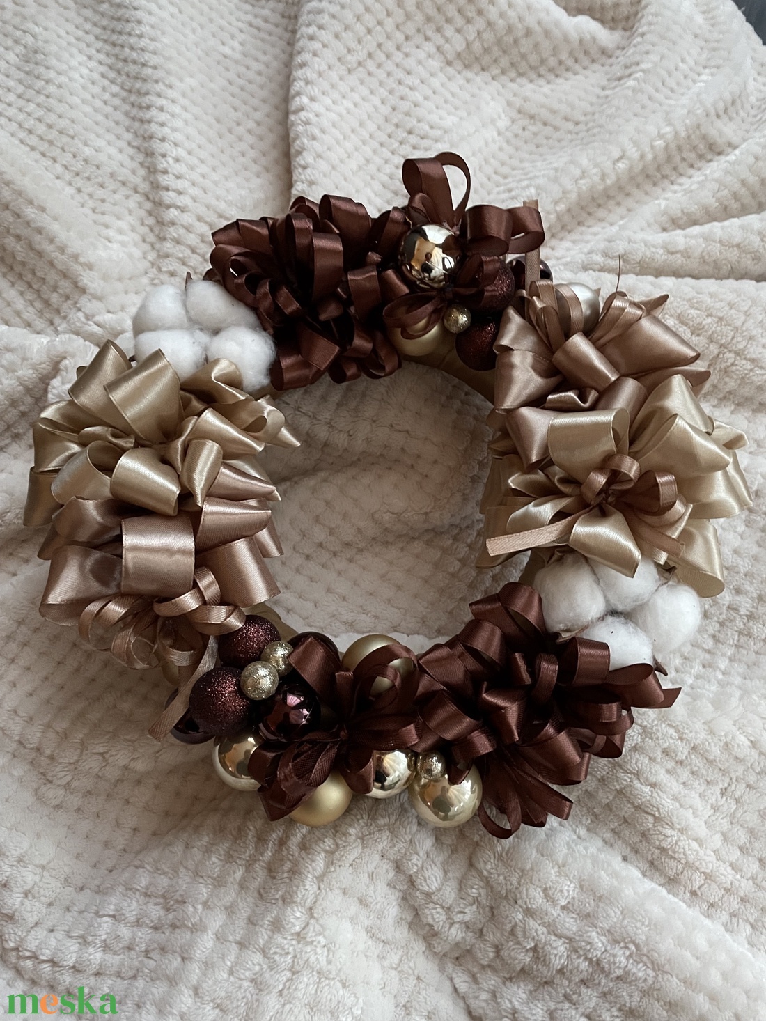 Aranybarna koszorú - karácsony - adventi díszek - adventi ajtódísz - Meska.hu