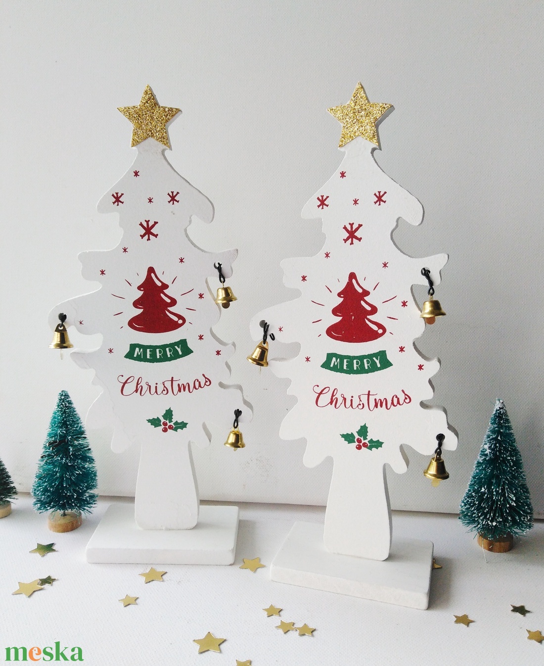 fa álló fehér Merry Christmas karácsonyi fenyőfa asztaldekoráció , kézzel festett, glitteres arany csillag - karácsony - karácsonyi lakásdekoráció - karácsonyi lakásdíszek - karácsonyi lakásdekoráció - Meska.hu