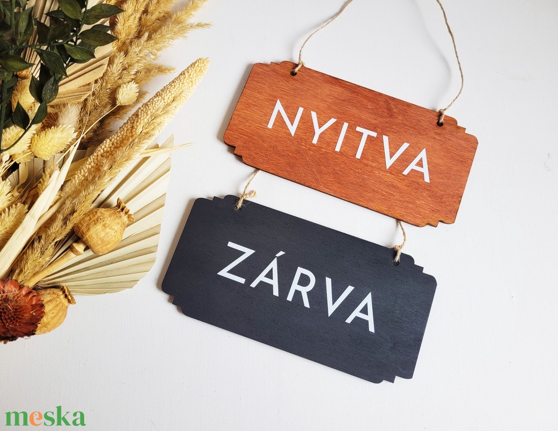 Nyitva Zárva tábla fából, Festett fekete vagy lazúrozott - otthon & életmód - dekoráció - fali és függő dekoráció - felirat - Meska.hu Nyitva Zárva tábla fából, Festett fekete vagy lazúrozott - otthon & életmód - dekoráció - fali és függő dekoráció - felirat - Meska.hu