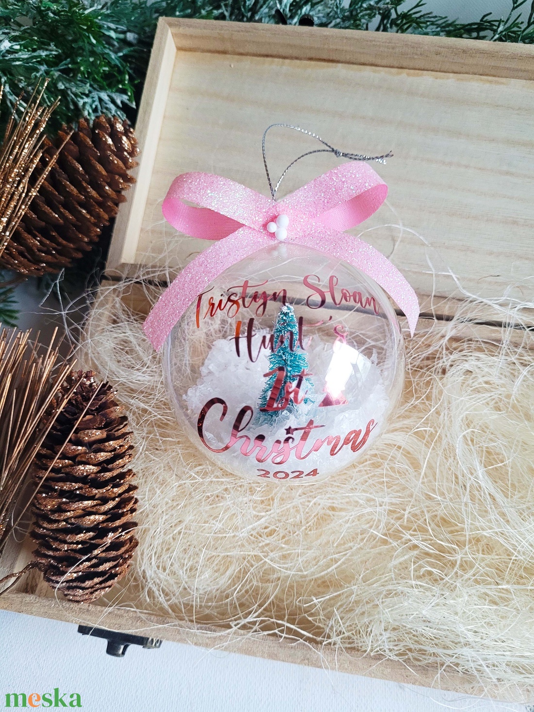 karácsonyi gömb dísz névvel feliratozva, baby 1st Christmas Mini Fenyővel És Műhóval, Választható Felirat És Masni Szín - karácsony - karácsonyi lakásdekoráció - karácsonyfadíszek - Meska.hu karácsonyi gömb dísz névvel feliratozva, baby 1st Christmas Mini Fenyővel És Műhóval, Választható Felirat És Masni Szín - karácsony - karácsonyi lakásdekoráció - karácsonyfadíszek - Meska.hu