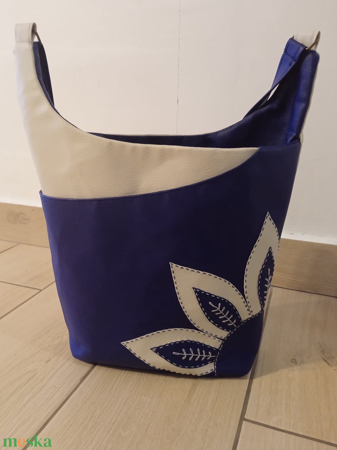 Kék-krém szirommintás táska - táska & tok - kézitáska & válltáska - vállon átvethető táska - Meska.hu