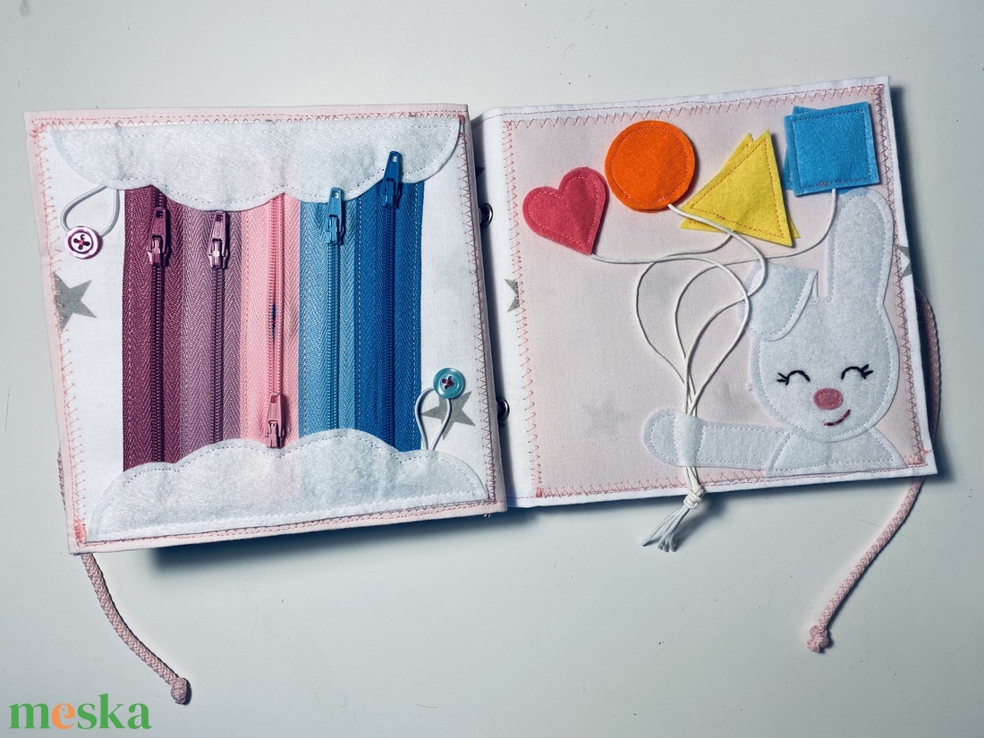Montessori matatókönyv, csendeskönyv 6 oldallal, fejlesztőkönyv, matatókönyv 1 éves kortól, egyedi ajándék gyerekeknek - játék & sport - textilkönyv & babakönyv - Meska.hu Montessori matatókönyv, csendeskönyv 6 oldallal, fejlesztőkönyv, matatókönyv 1 éves kortól, egyedi ajándék gyerekeknek - játék & sport - textilkönyv & babakönyv - Meska.hu