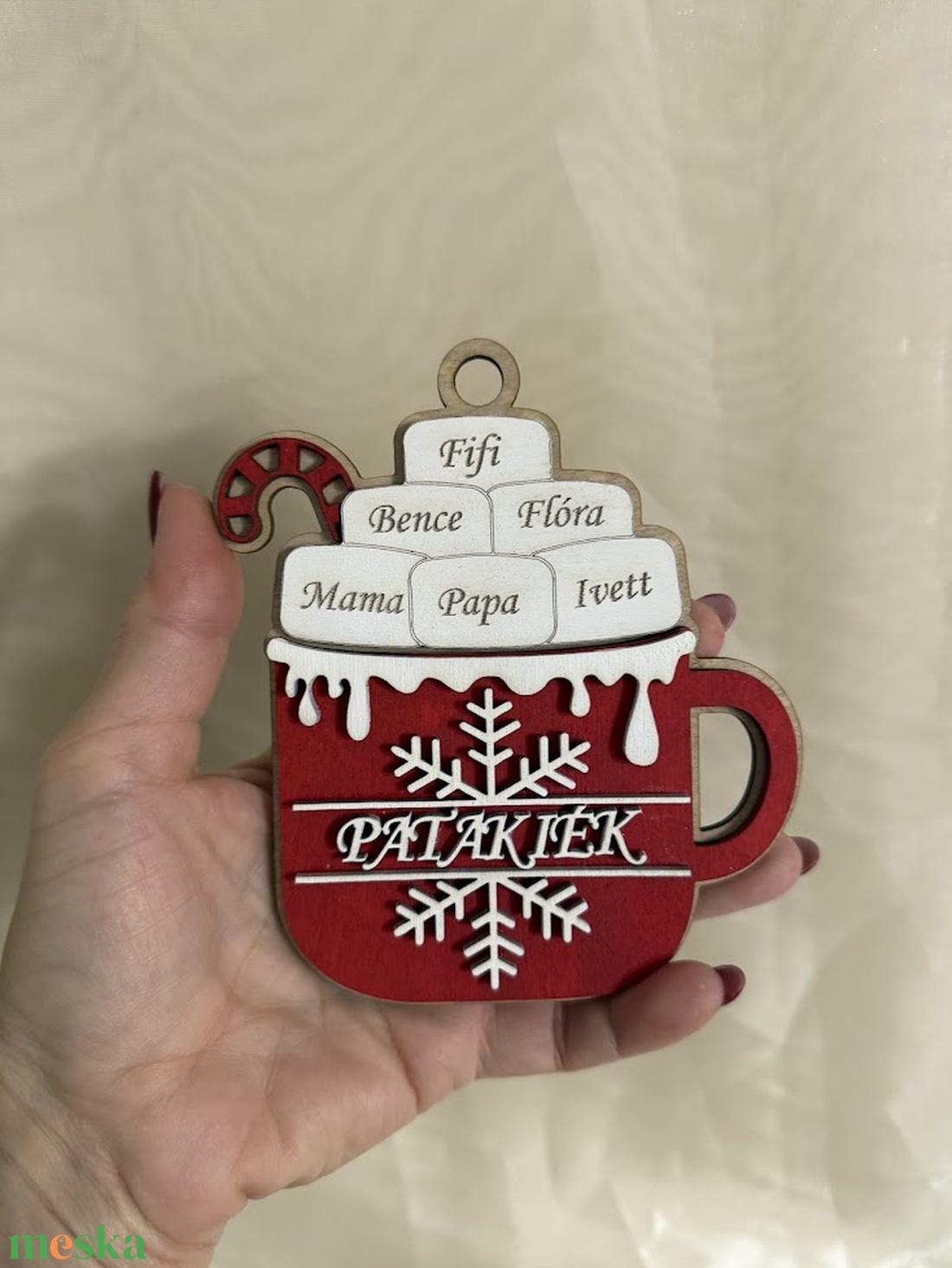 Bögrés családi karácsonyfadísz fából kézzel festve - karácsony - karácsonyi lakásdekoráció - karácsonyfadíszek - Meska.hu