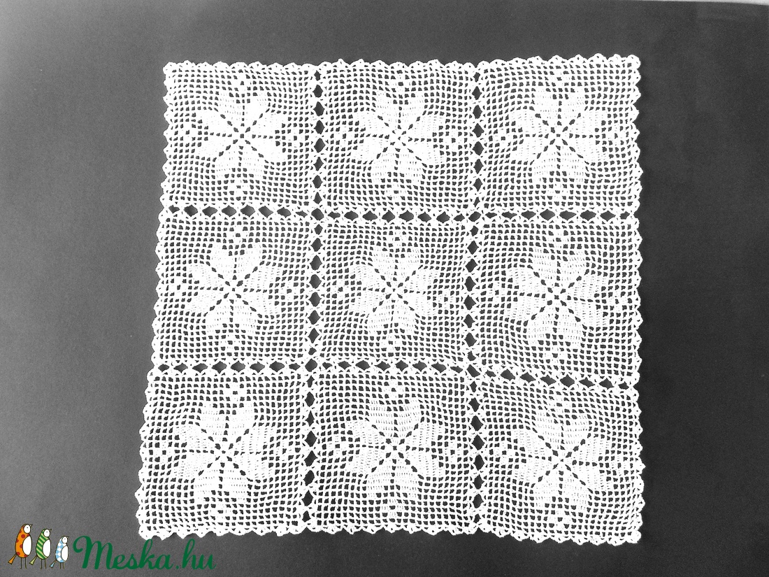 AKCIÓ! Négyzet alakú csillagos horgolt terítő  -  - Meska.hu