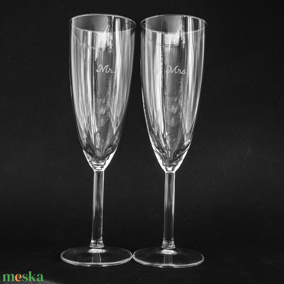 Páros pezsgőspohár - Mr. és Mrs. - otthon & életmód - konyhafelszerelés, tálalás - tálalás - pohár - Meska.hu Páros pezsgőspohár - Mr. és Mrs. - otthon & életmód - konyhafelszerelés, tálalás - tálalás - pohár - Meska.hu