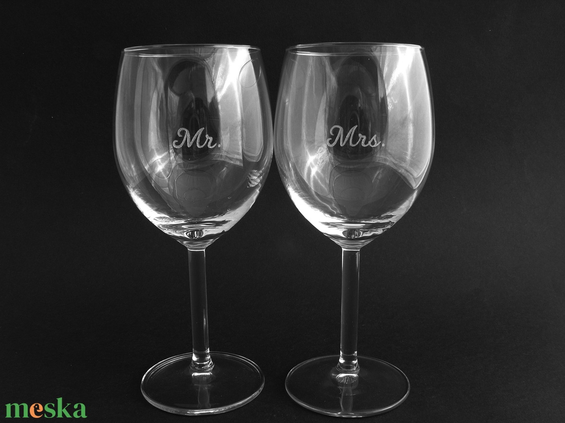 Páros borospohár - Mr. - Mrs. - otthon & életmód - konyhafelszerelés, tálalás - tálalás - boros poharak, szettek - Meska.hu Páros borospohár - Mr. - Mrs. - otthon & életmód - konyhafelszerelés, tálalás - tálalás - boros poharak, szettek - Meska.hu
