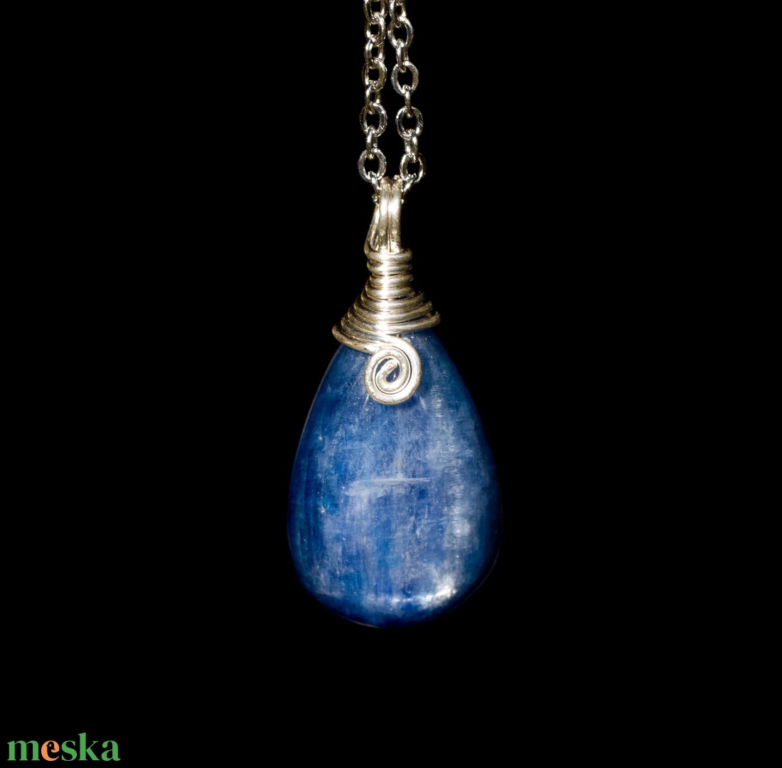 Ezüst kianit medál - ékszer - nyaklánc - medálos nyaklánc - Meska.hu