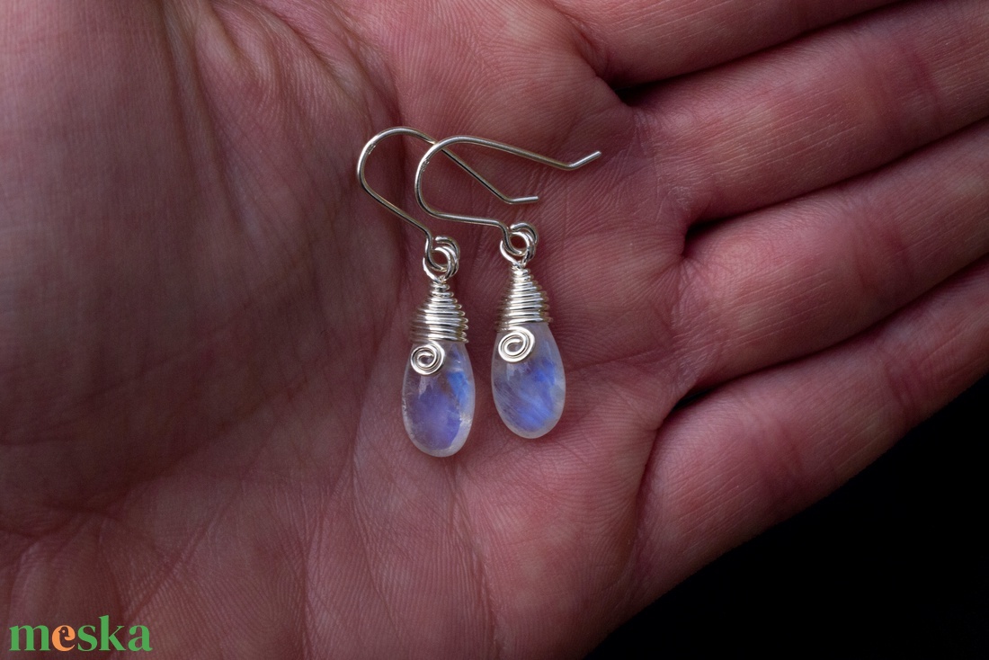 Ezüst holdkő fülbevaló - ékszer - fülbevaló - lógó fülbevaló - Meska.hu