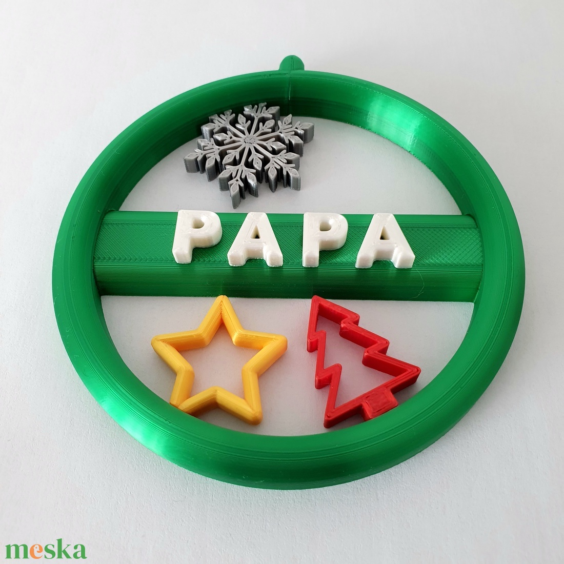 Zöld keretes, névre szóló karácsonyfadísz  3D nyomtatva - karácsony - karácsonyi lakásdekoráció - karácsonyfadíszek - Meska.hu