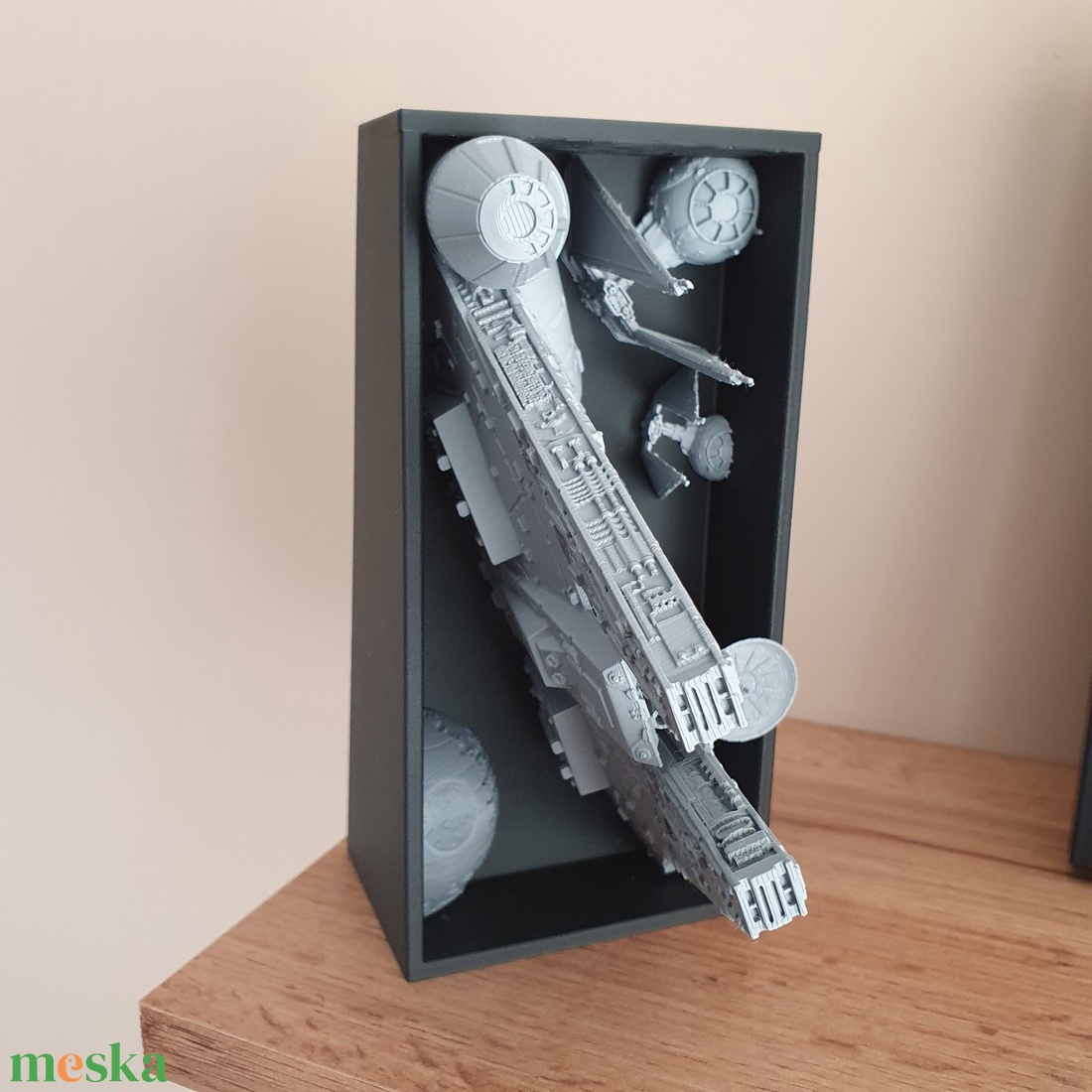 Star Wars könyvtámasz / dioráma � 3D nyomtatott sci-fi dekoráció - otthon & életmód - dekoráció - asztal és polc dekoráció - könyvtámasz - Meska.hu
