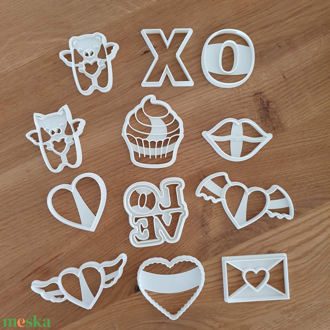 Valentin-napi sütikiszúró szett � szívek, XOXO, love, csók minták - otthon & életmód - konyhafelszerelés, tálalás - sütés, főzés - sütikiszúró - Meska.hu