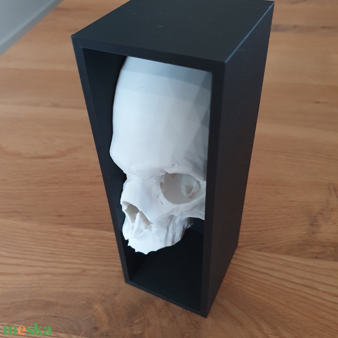 Minimalista koponya könyvtámasz fekete keretben � modern design lakásdekor - 3d nyomtatott - otthon & életmód - dekoráció - asztal és polc dekoráció - könyvtámasz - Meska.hu