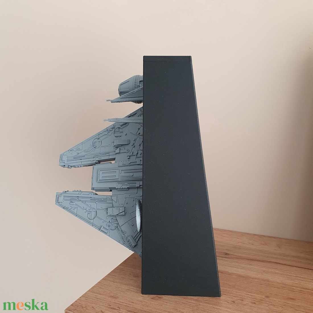 Star Wars ihlette könyvtámasz � Imperial Star Destroyer dioráma, egyedi polcdísz - otthon & életmód - dekoráció - asztal és polc dekoráció - könyvtámasz - Meska.hu