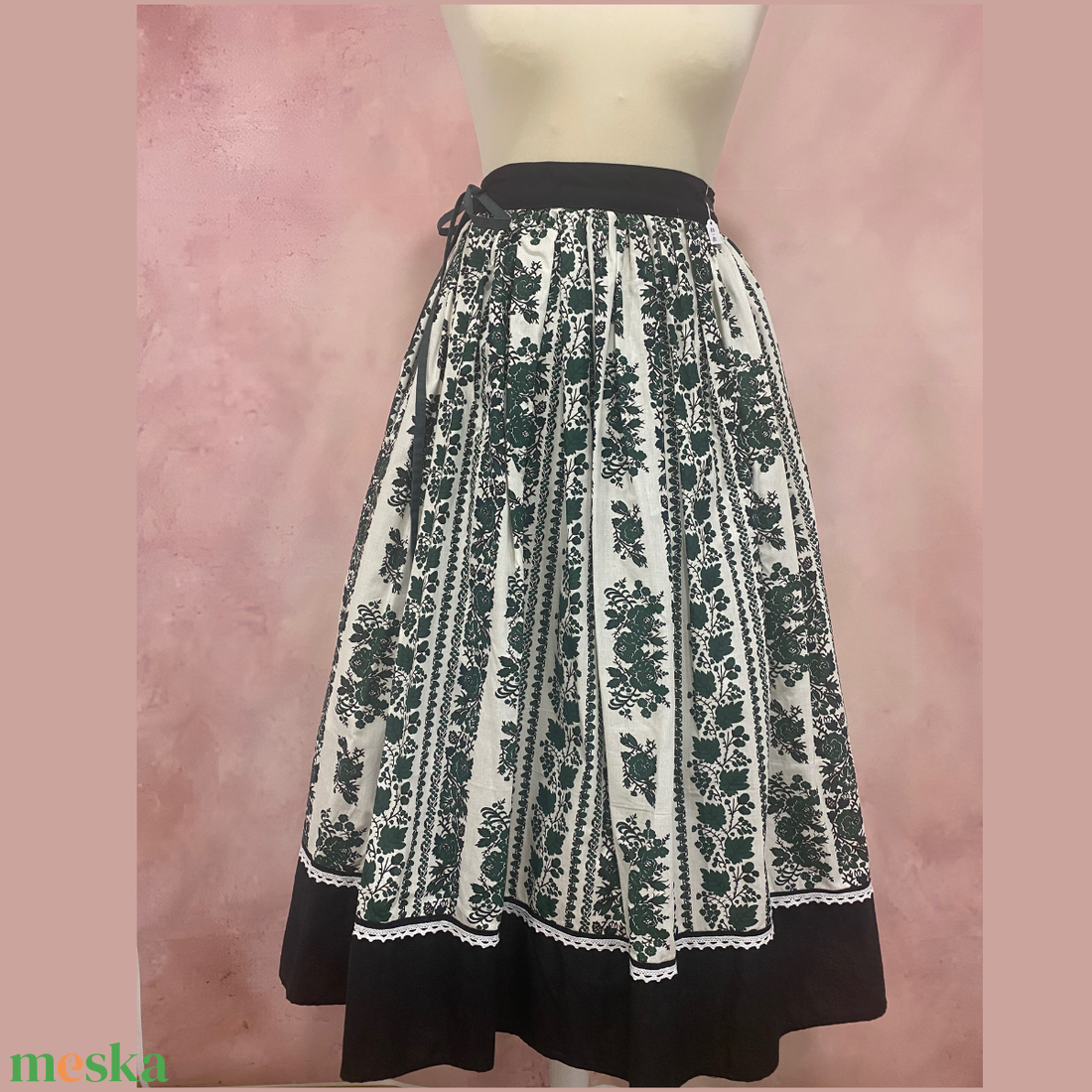 KÉSZLETEN!- Népi lapszoknya a mindennapokra - ruha & divat - női ruha - szoknya - Meska.hu