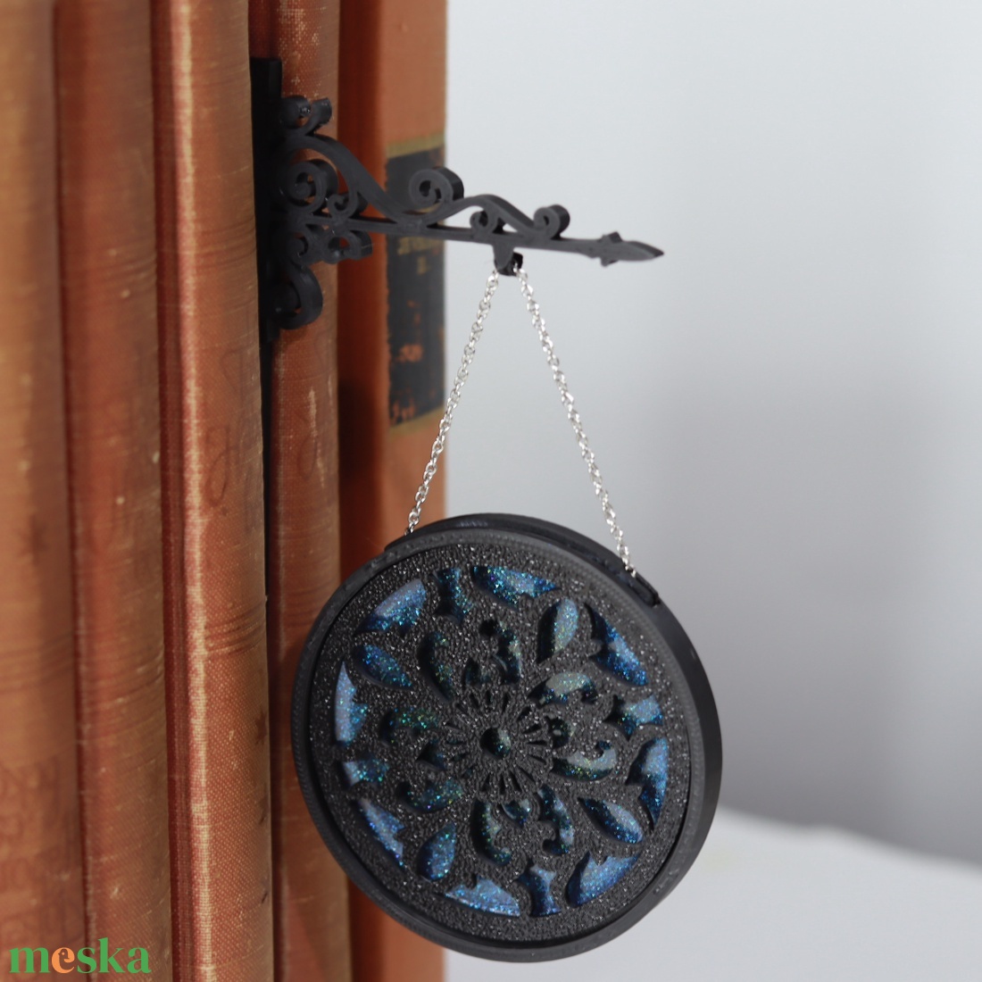 Könyvcégér � könyvjelző - könyv & zene - könyvjelző - Meska.hu