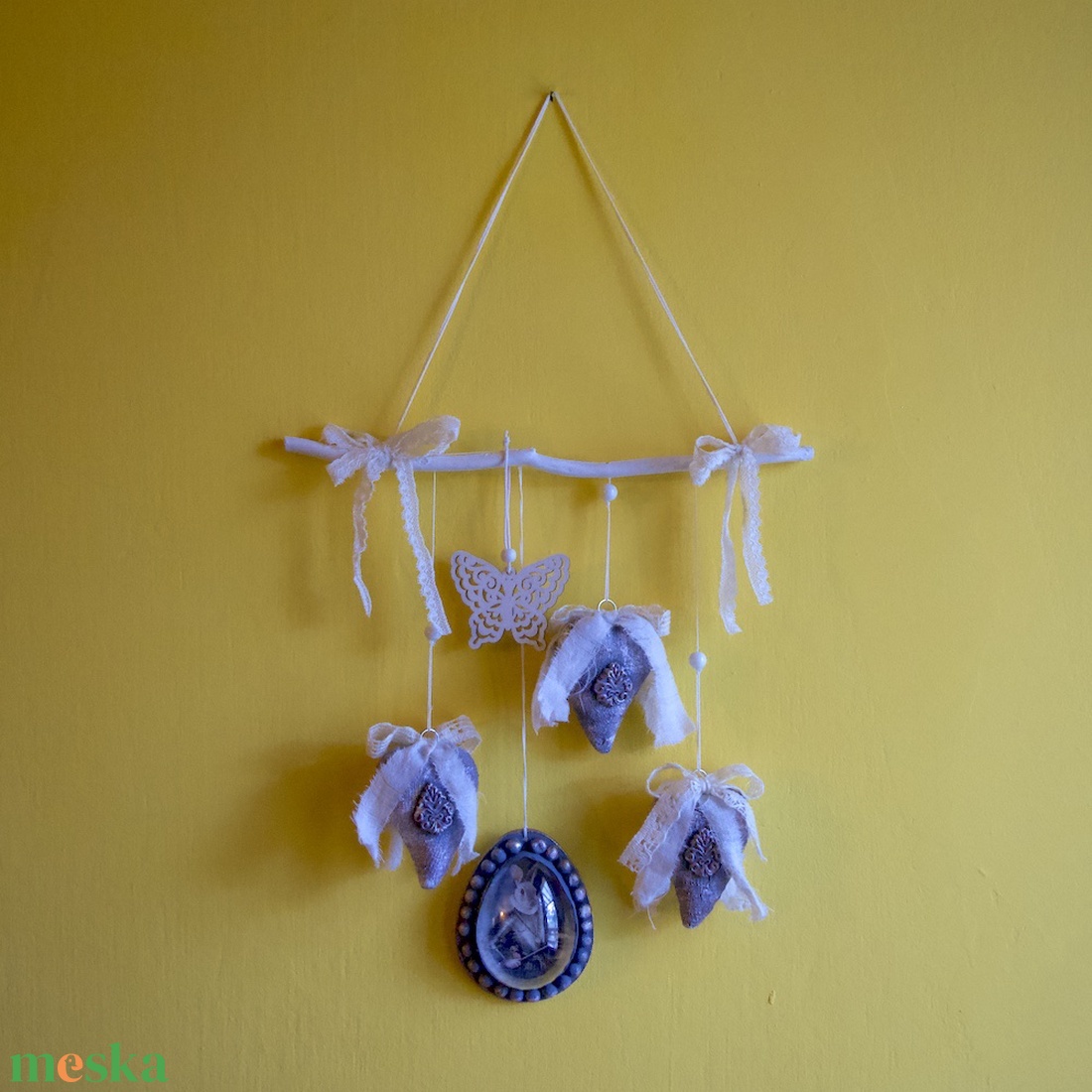 Fehér húsvéti fali dekoráció - otthon & életmód - dekoráció - fali és függő dekoráció - falra akasztható dekor - Meska.hu