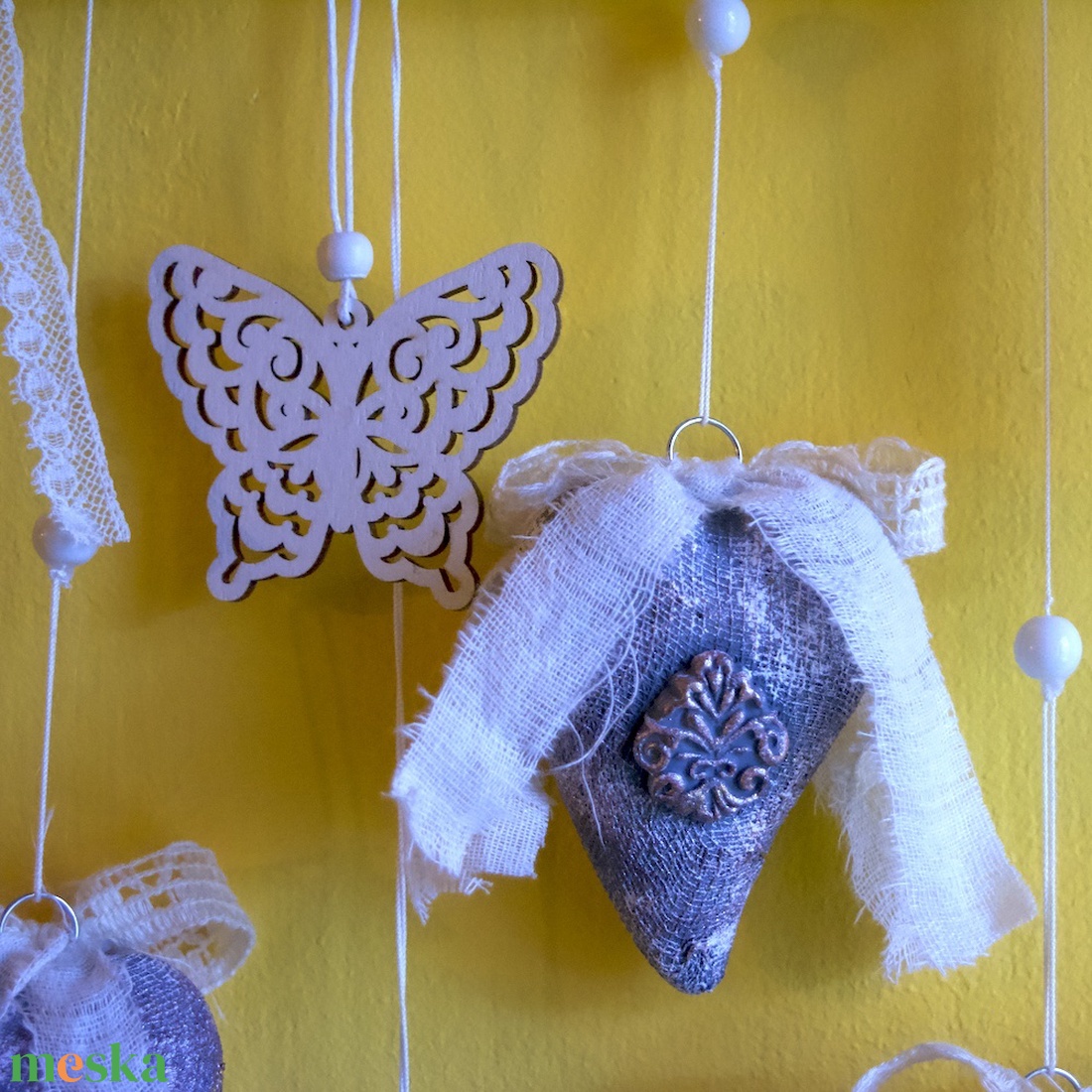 Fehér húsvéti fali dekoráció - otthon & életmód - dekoráció - fali és függő dekoráció - falra akasztható dekor - Meska.hu