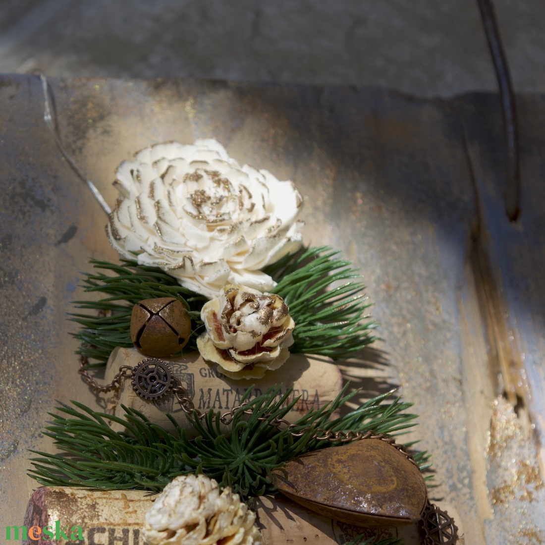 Karácsonyi - téli ajtódísz parafadugókkal LED világítással - karácsony - karácsonyi lakásdekoráció - karácsonyi ajtódíszek - Meska.hu