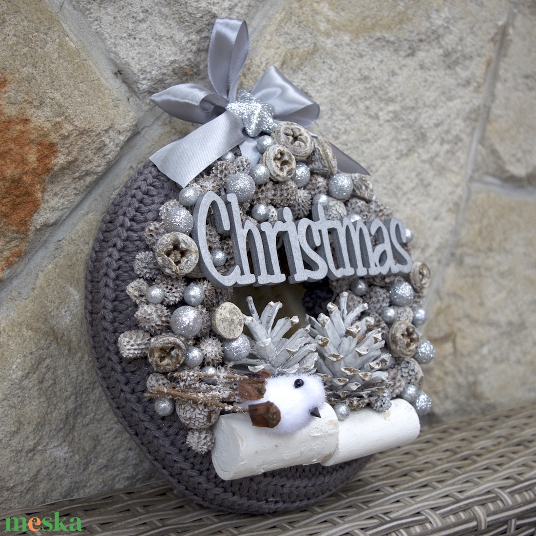 Ezüst kopogtató kismadárral - karácsony - karácsonyi lakásdekoráció - karácsonyi ajtódíszek - Meska.hu