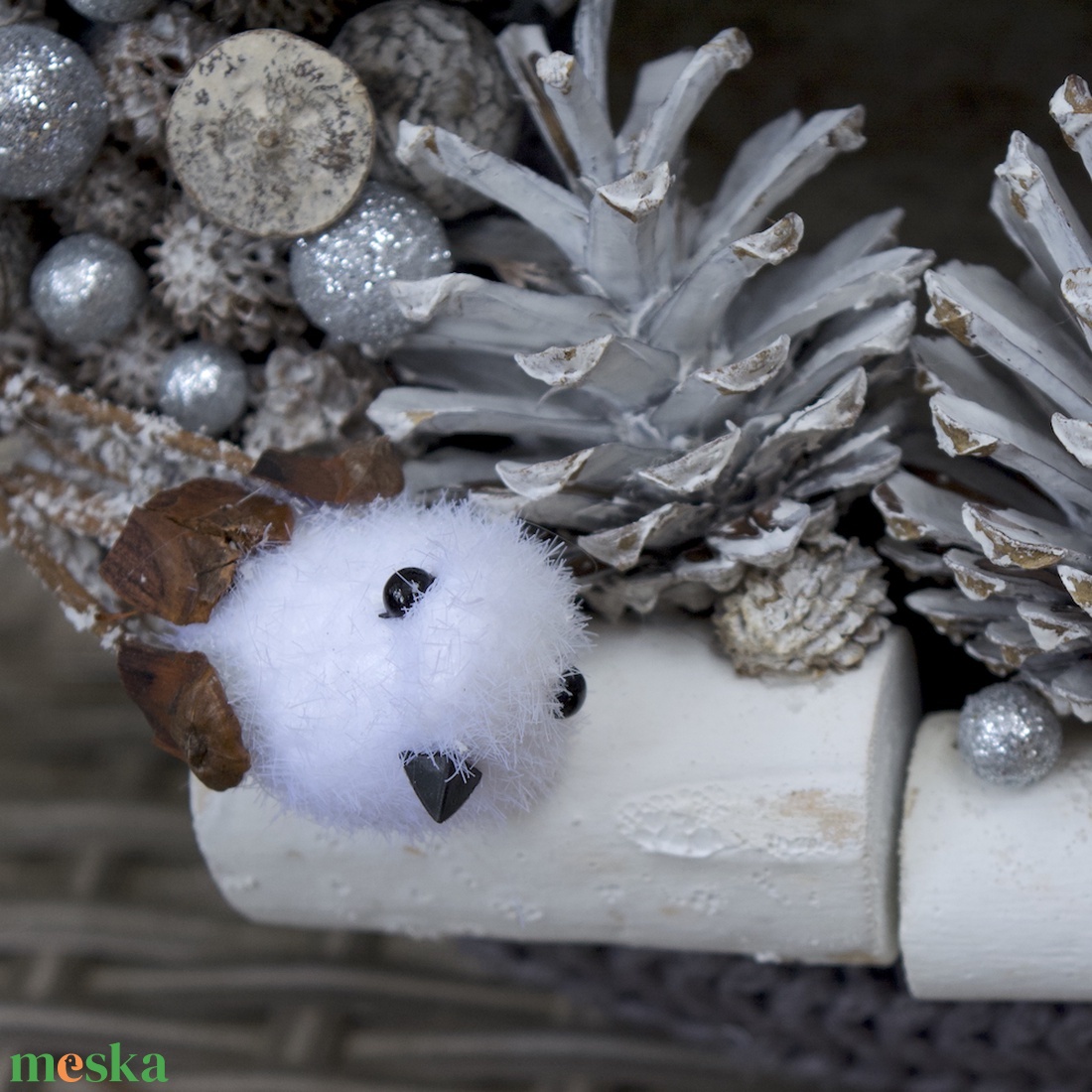 Ezüst kopogtató kismadárral - karácsony - karácsonyi lakásdekoráció - karácsonyi ajtódíszek - Meska.hu