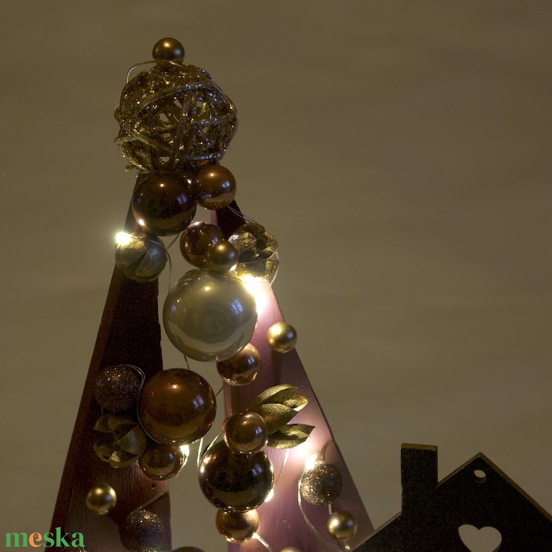 Meghitt, bordó tónusú téli hangulat  újraálmodva újrahasznosított fából - karácsony - karácsonyi lakásdekoráció - ünnepi asztaldekoráció - Meska.hu