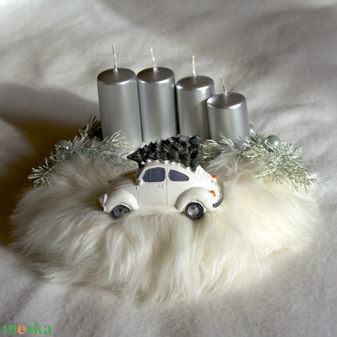  Fehér Bogár adventi koszorú fehér szőrmével - karácsony - adventi díszek - adventi koszorú - Meska.hu