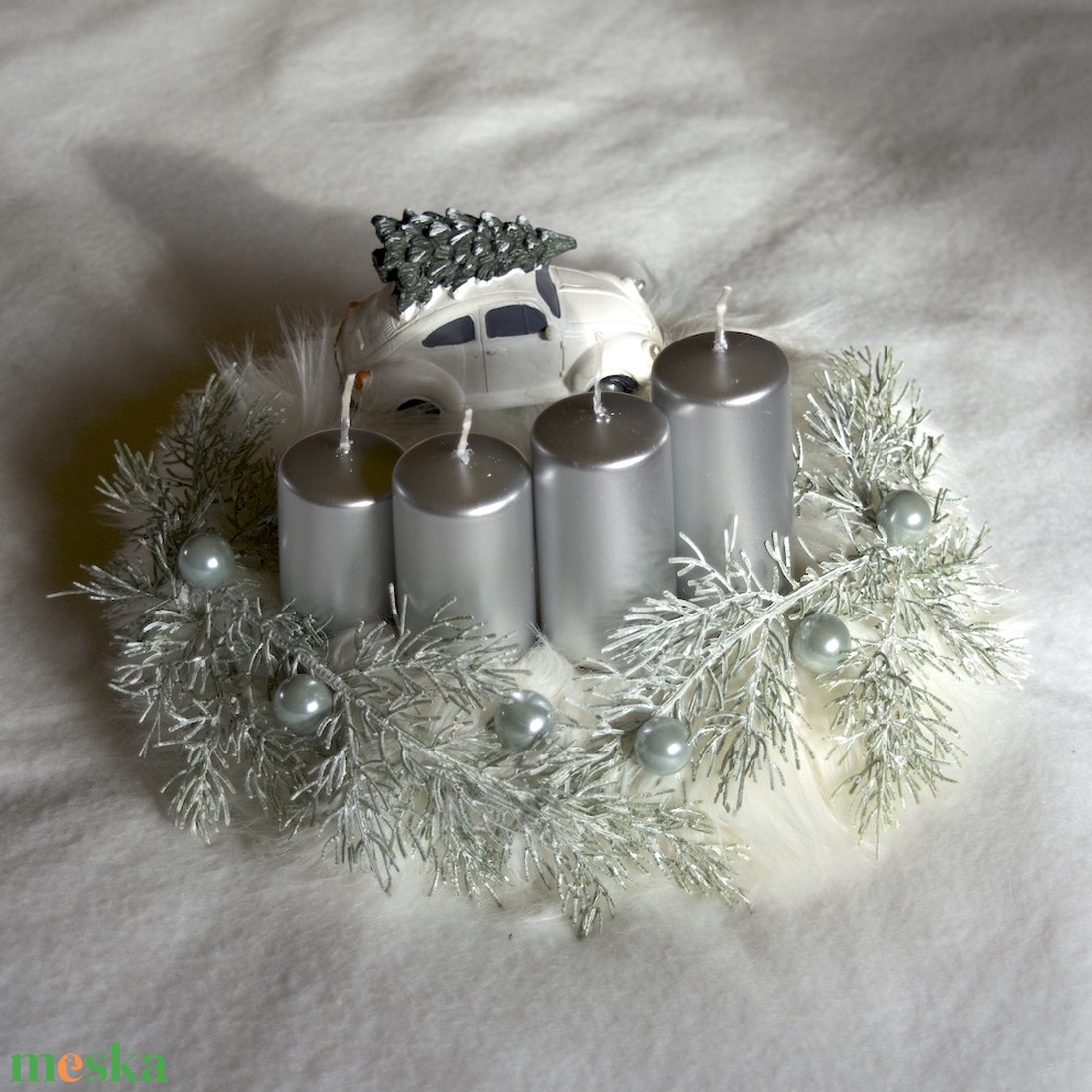  Fehér Bogár adventi koszorú fehér szőrmével - karácsony - adventi díszek - adventi koszorú - Meska.hu