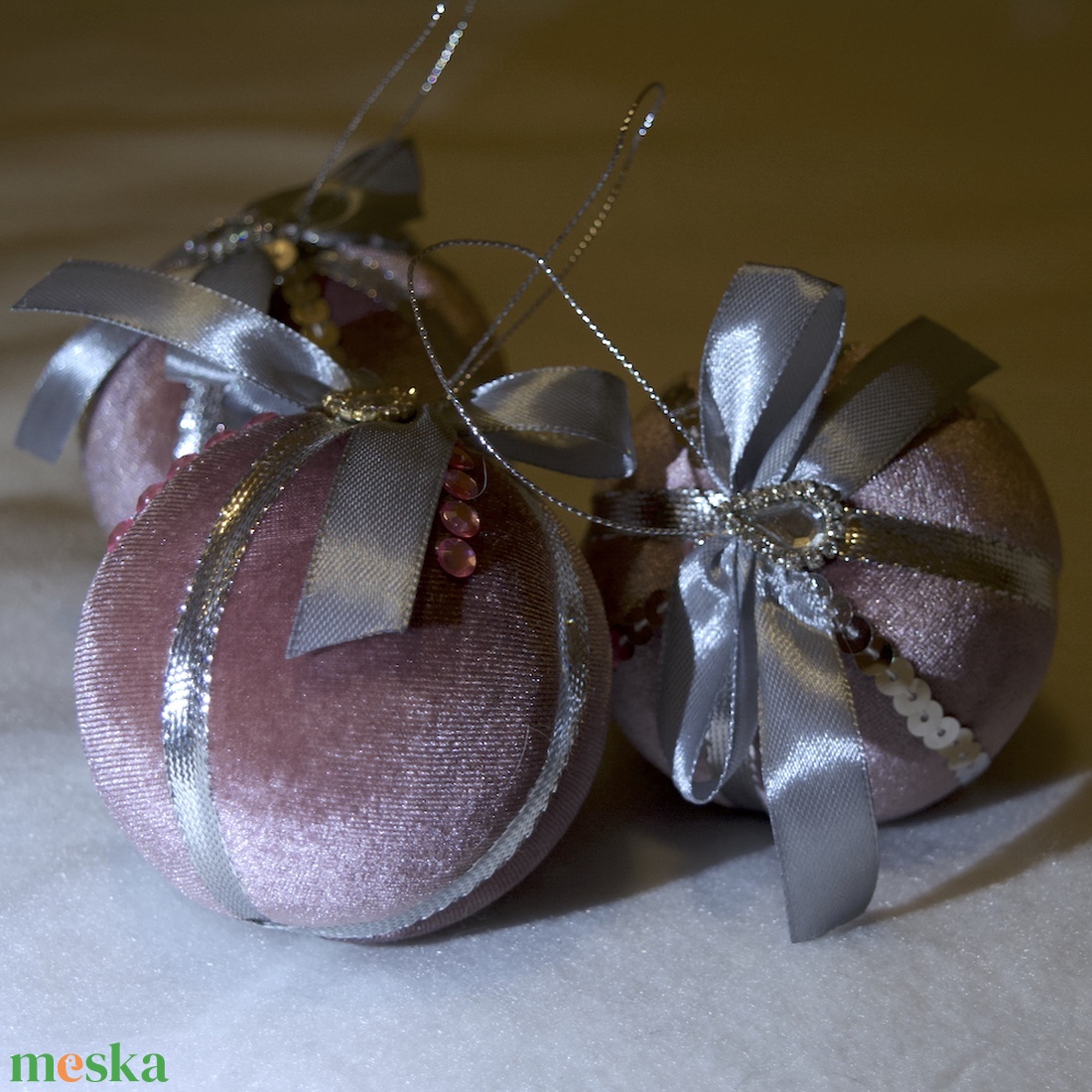 Textilborítású karácsonyfadísz � 8 cm - karácsony - karácsonyi lakásdekoráció - karácsonyfadíszek - Meska.hu