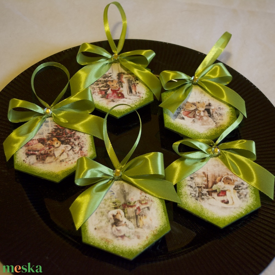 Egyedi karácsonyfadíszek � kétoldalas, mesés részletekkel - karácsony - karácsonyi lakásdekoráció - karácsonyfadíszek - Meska.hu