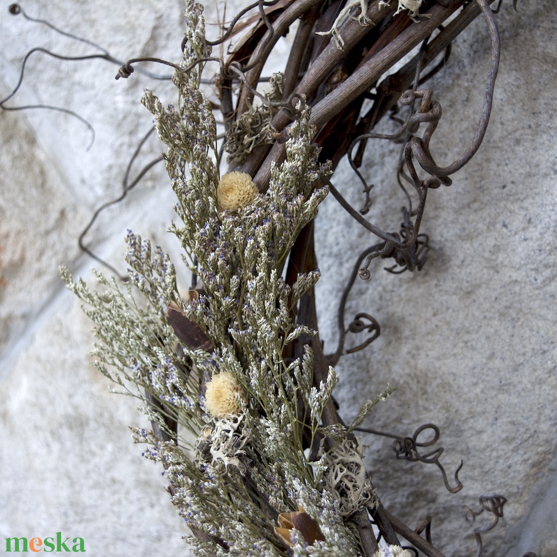 Álló kalapos nyúl szőlőkoszorú alapon - ünnepi díszek, dekorációk - húsvéti díszek és dekorációk - húsvéti ajtódísz, kopogtató - Meska.hu