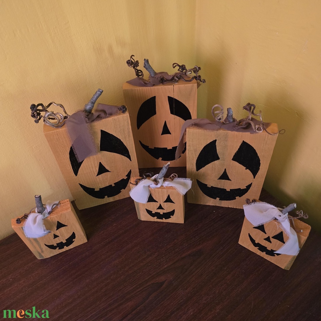 Tök jó pár � kültéri őszi, halloweeni dekoráció az ujrahasznosítás jegyében - otthon & életmód - dekoráció - halloween - halloweeni figurák - Meska.hu