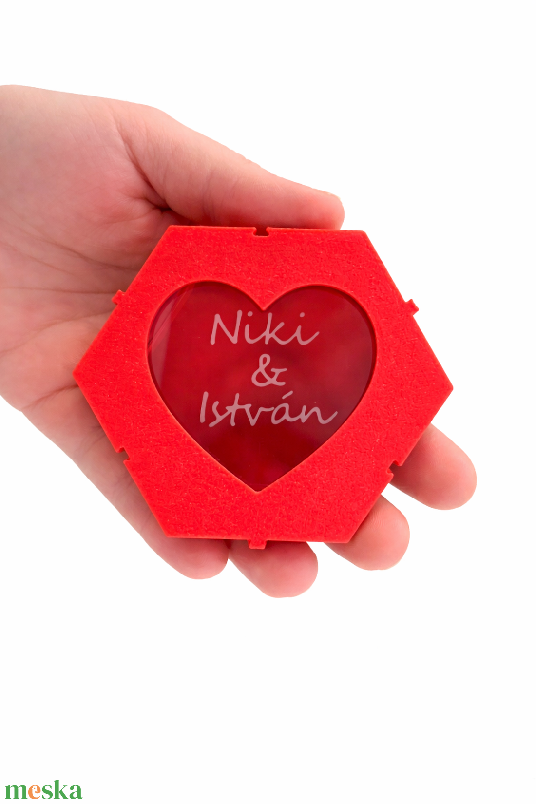 Porvédett minifigura tartó szív alakú, átlátszó előlappal � LEGO kompatibilis  - otthon & életmód - tárolás & rendszerezés - fali tároló - Meska.hu