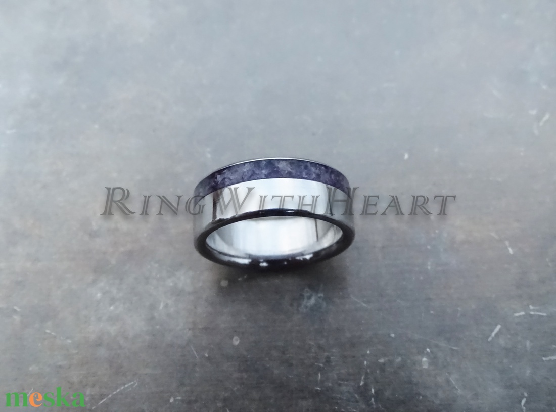 Titán vagy nemesacél gyűrű ametiszttel, ametiszt gyűrű, jegygyűrű, eljegyzési gyűrű, Valentin napi ajándék - esküvő - ékszer - karikagyűrű - Meska.hu
