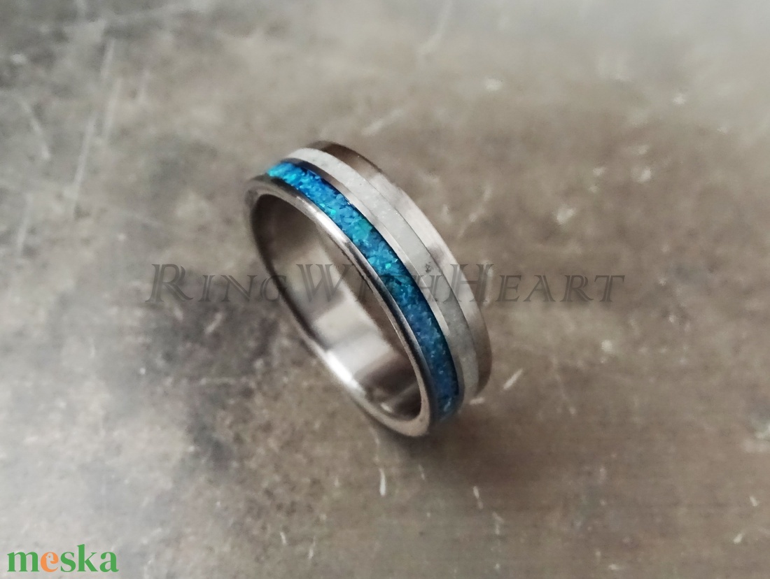 Titán vagy nemesacél gyűrű holdkővel és Pacific Blue BelloOpallal, holdkő gyűrű, jegygyűrű, eljegyzési gyűrű - esküvő - ékszer - karikagyűrű - Meska.hu