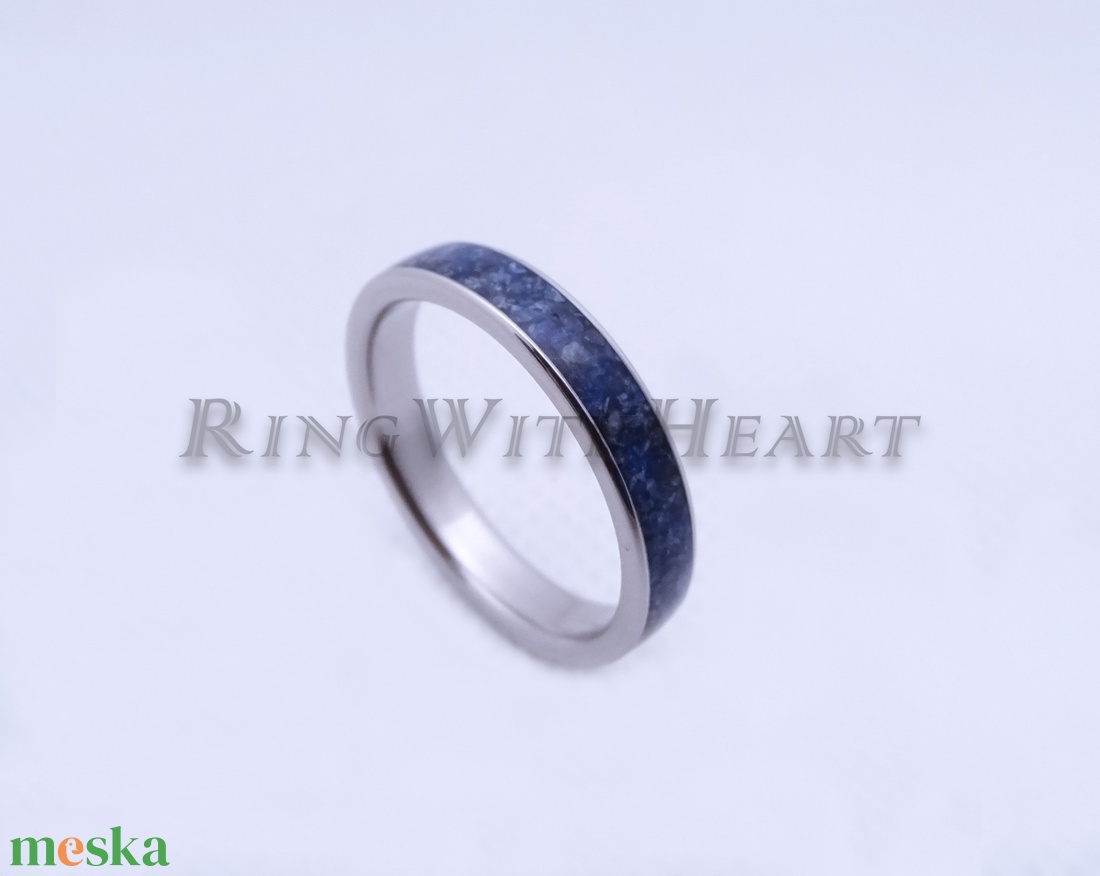 Titán vagy nemesacél gyűrű lápisz lazulival, vékony lápisz gyűrű, jegygyűrű, eljegyzési gyűrű, lazurit gyűrű - esküvő - ékszer - karikagyűrű - Meska.hu