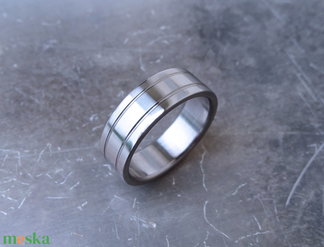 Titán gyűrű, minimalista jegygyűrű, extra könnyű gyűrű, nikkelmentes gyűrű, eljegyzési gyűrű, antiallergén férfi gyűrű - esküvő - ékszer - karikagyűrű - Meska.hu
