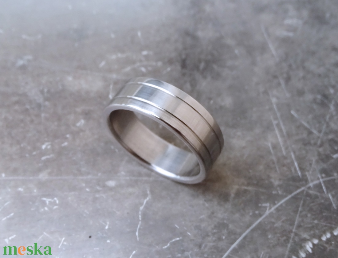 Titán gyűrű, minimalista jegygyűrű, extra könnyű gyűrű, nikkelmentes gyűrű, eljegyzési gyűrű, antiallergén férfi gyűrű - esküvő - ékszer - karikagyűrű - Meska.hu