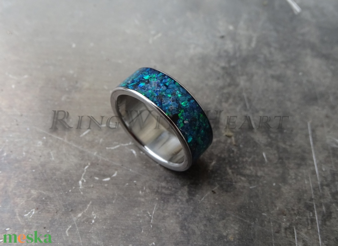 Titán vagy nemesacél gyűrű Peacock szintetikus opállal, jegygyűrű, eljegyzési gyűrű, ballagási ajándék - esküvő - ékszer - karikagyűrű - Meska.hu