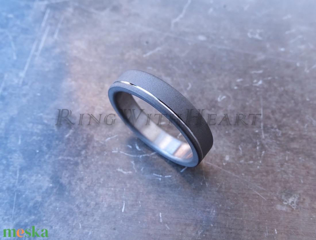 Homokszórt titán gyűrű, jegygyűrű, eljegyzési gyűrű, antiallergén gyűrű, minimalista gyűrű, nikkelmentes - esküvő - ékszer - karikagyűrű - Meska.hu