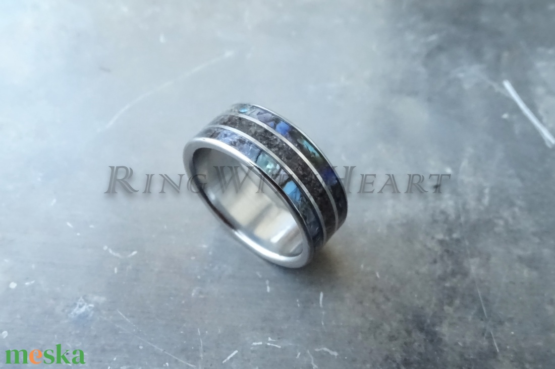 Titán vagy nemesacél gyűrű abalone kagylóval és dinoszaurusz fosszíliával, jegygyűrű, eljegyzési gyűrű - esküvő - ékszer - karikagyűrű - Meska.hu