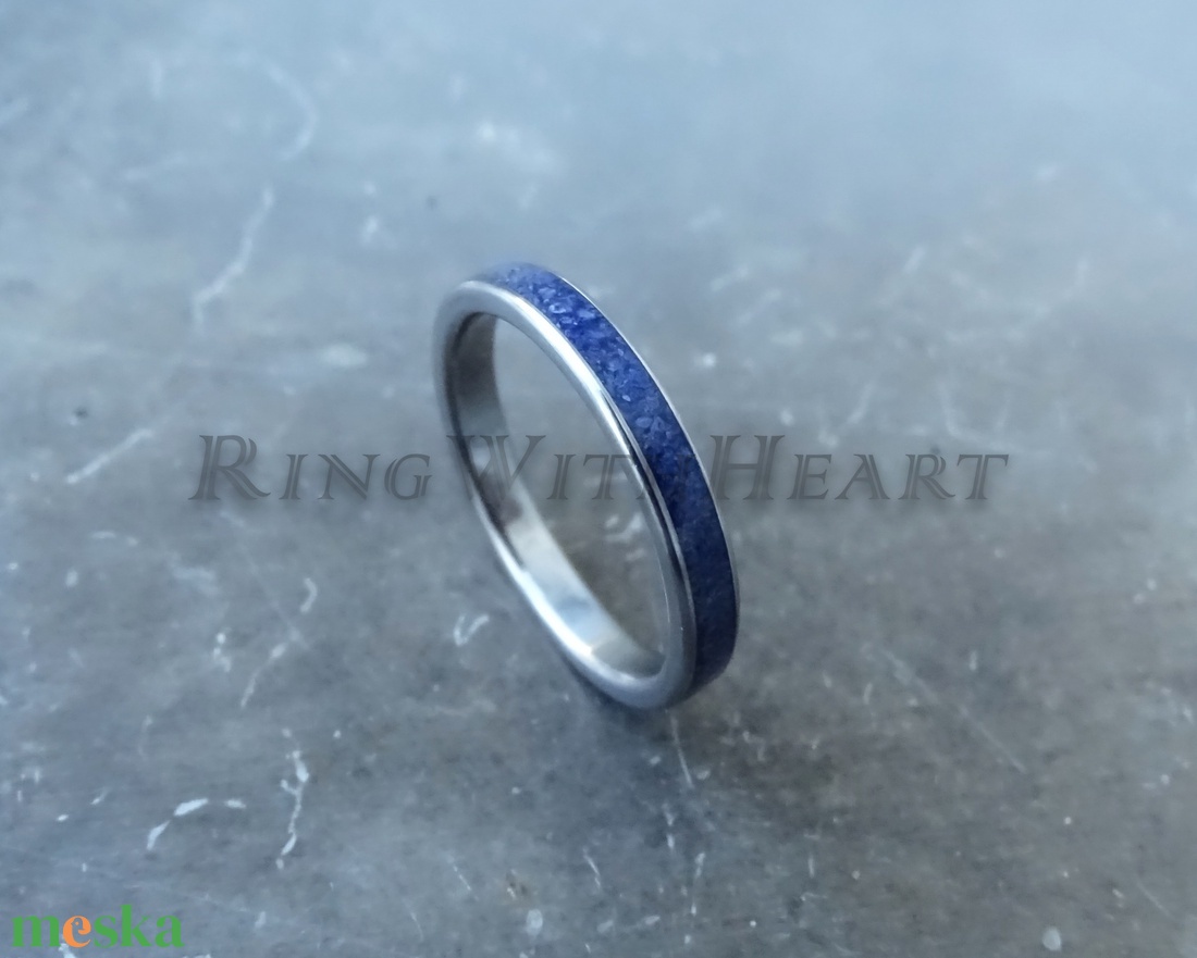 Titán vagy nemesacél gyűrű lápisz lazulival, keskeny lápisz gyűrű, jegygyűrű, eljegyzési gyűrű, lazurit gyűrű - esküvő - ékszer - karikagyűrű - Meska.hu