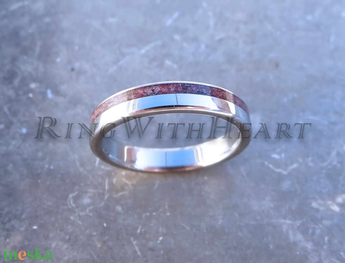 Titán vagy nemesacél gyűrű korallal, korall gyűrű, jegygyűrű, eljegyzési gyűrű, Valentin napi ajándék - esküvő - ékszer - karikagyűrű - Meska.hu