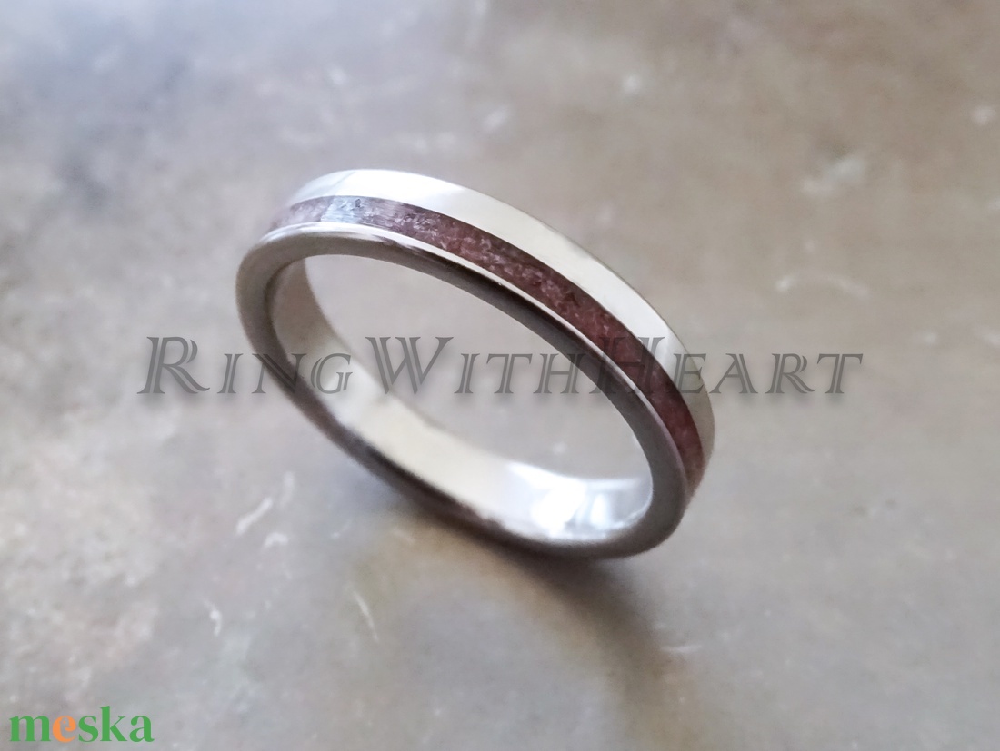 Titán vagy nemesacél gyűrű korallal, korall gyűrű, jegygyűrű, eljegyzési gyűrű, Valentin napi ajándék - esküvő - ékszer - karikagyűrű - Meska.hu