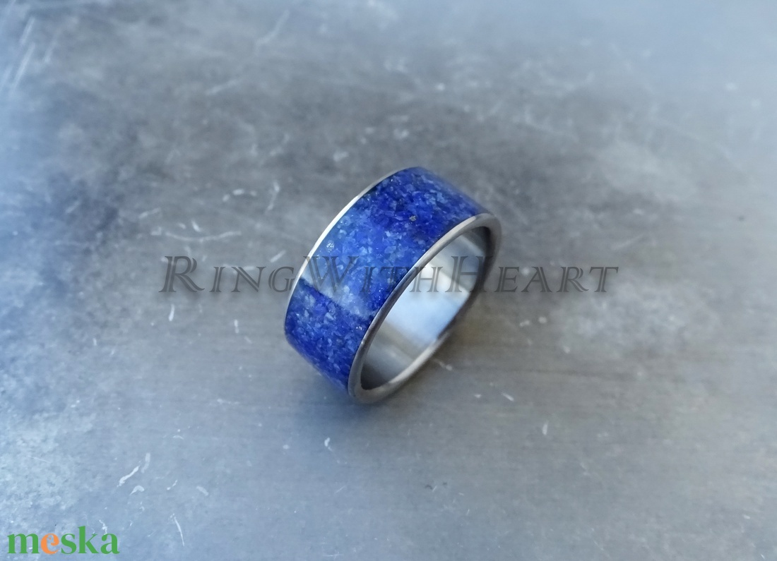 Titán vagy nemesacél gyűrű lápisz lazulival, keskeny lápisz gyűrű, jegygyűrű, eljegyzési gyűrű, lazurit gyűrű - esküvő - ékszer - karikagyűrű - Meska.hu