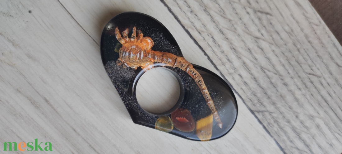 Alien, facehugger ujjtámasz, könyv gyűrű 1. - könyv & zene - könyvjelző - Meska.hu Alien, facehugger ujjtámasz, könyv gyűrű 1. - könyv & zene - könyvjelző - Meska.hu